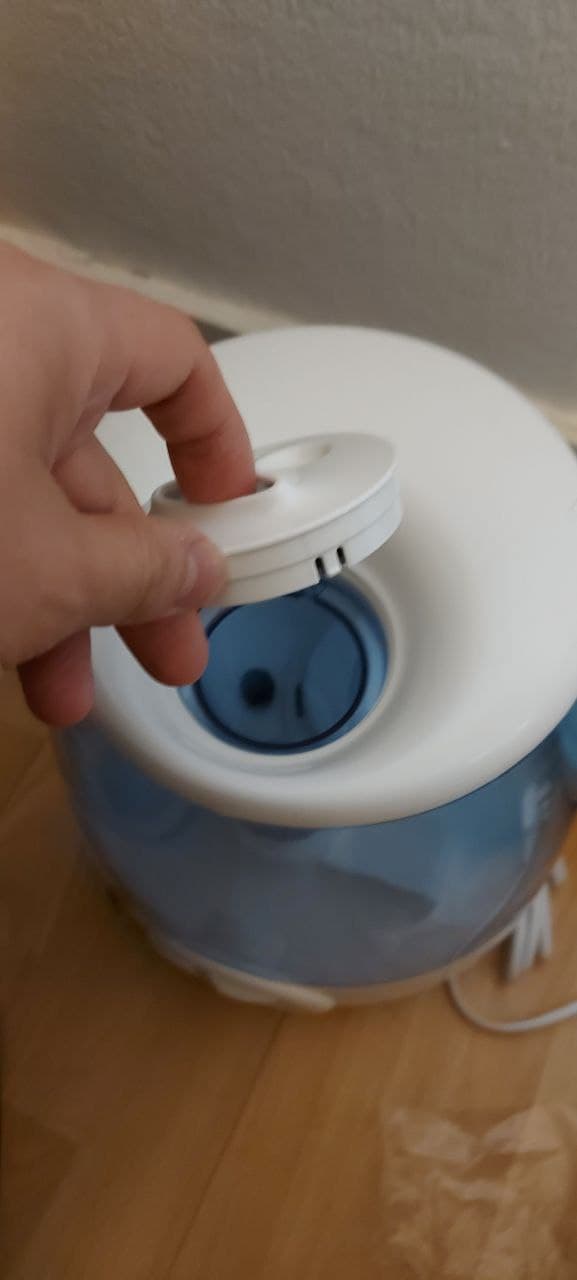 Humidifier with lid removed